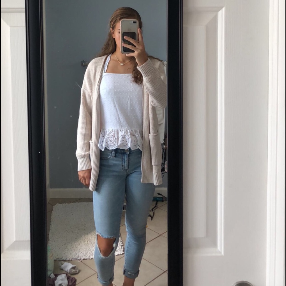 American Eagle Super Stretch Ripped jeans